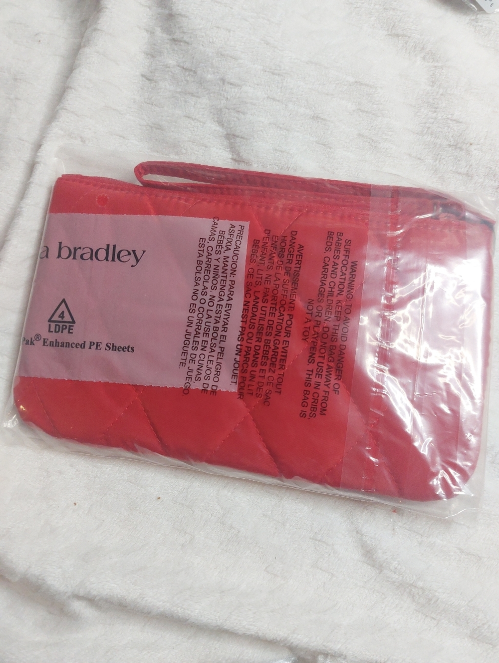 NWT Vera Bradley Essential Wristlet. Red